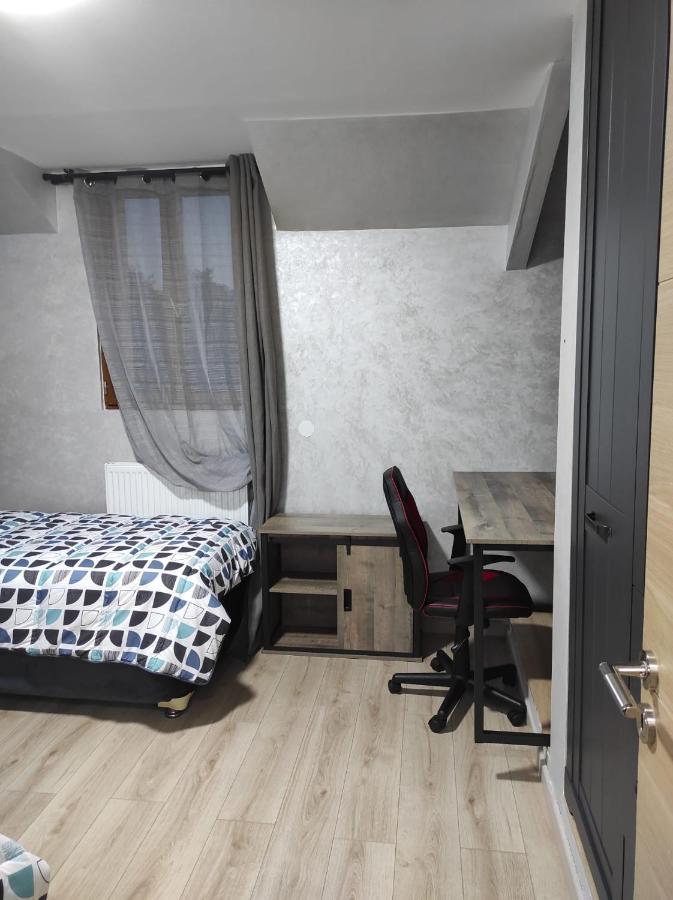 Maison Elegante Et Spacieuse Écouen Extérieur photo