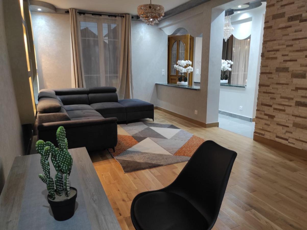 Maison Elegante Et Spacieuse Écouen Extérieur photo
