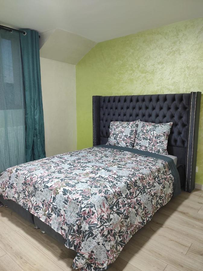 Maison Elegante Et Spacieuse Écouen Extérieur photo